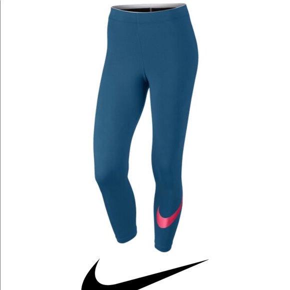 Nike Pants - Nike pink and blue cropped/Capri leggings